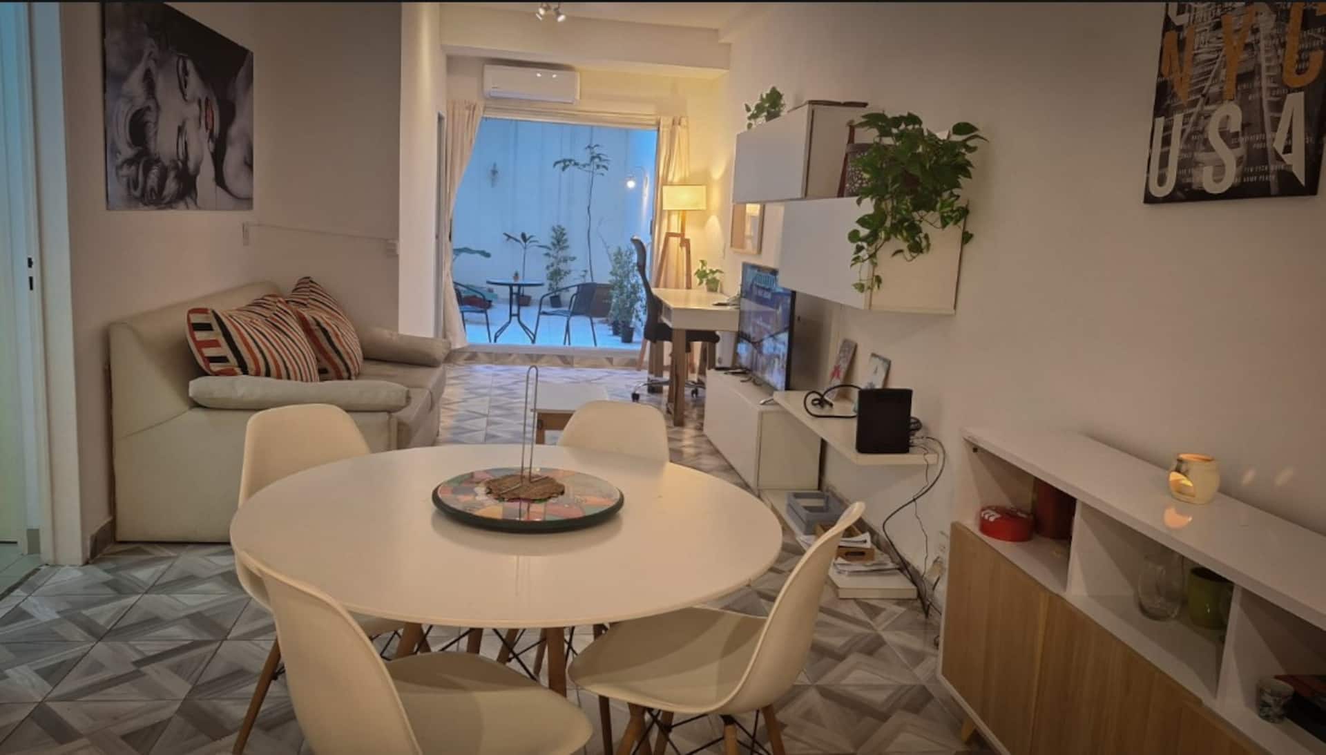 Furnished two-room apartment with private patio in Recoleta