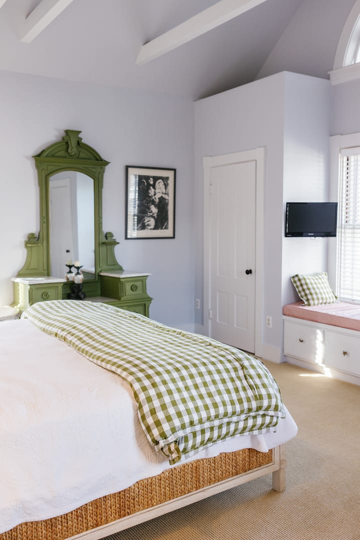 საძინებელი 1