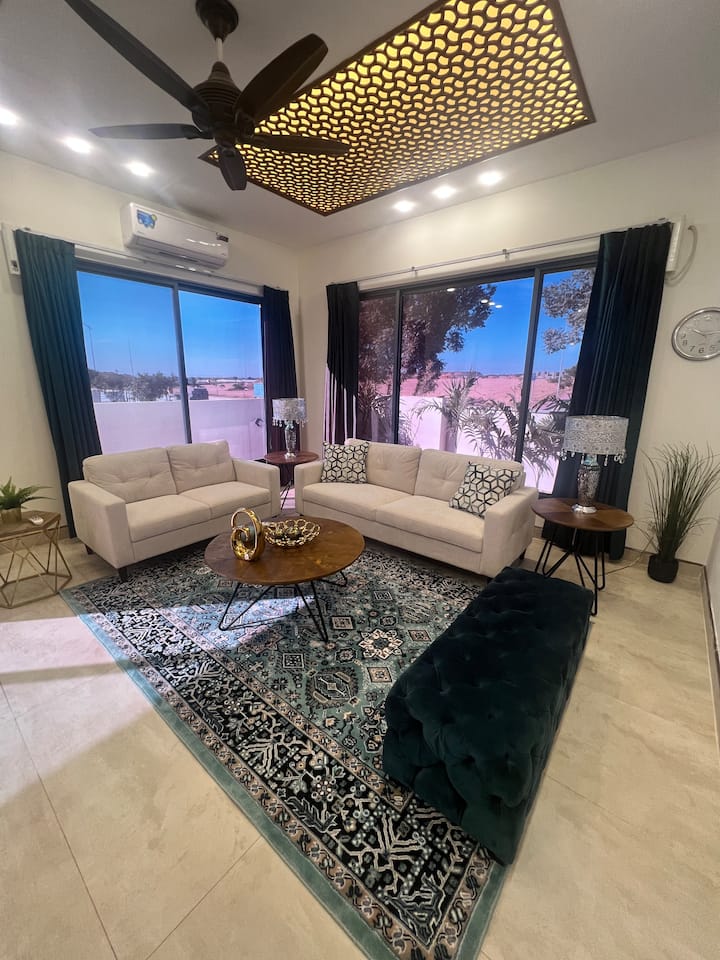 Modern 5 Bedroom Furnished Villa W/ Pool - Karachi