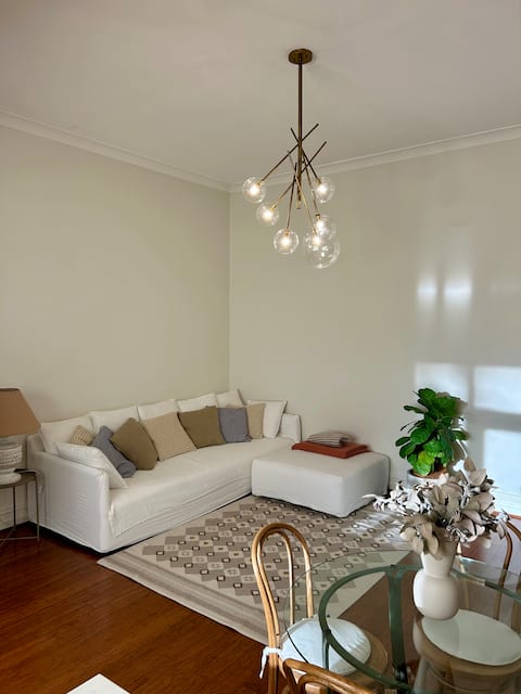 Top Airbnb: Stunning Paddington Designer Apartment in Paddington