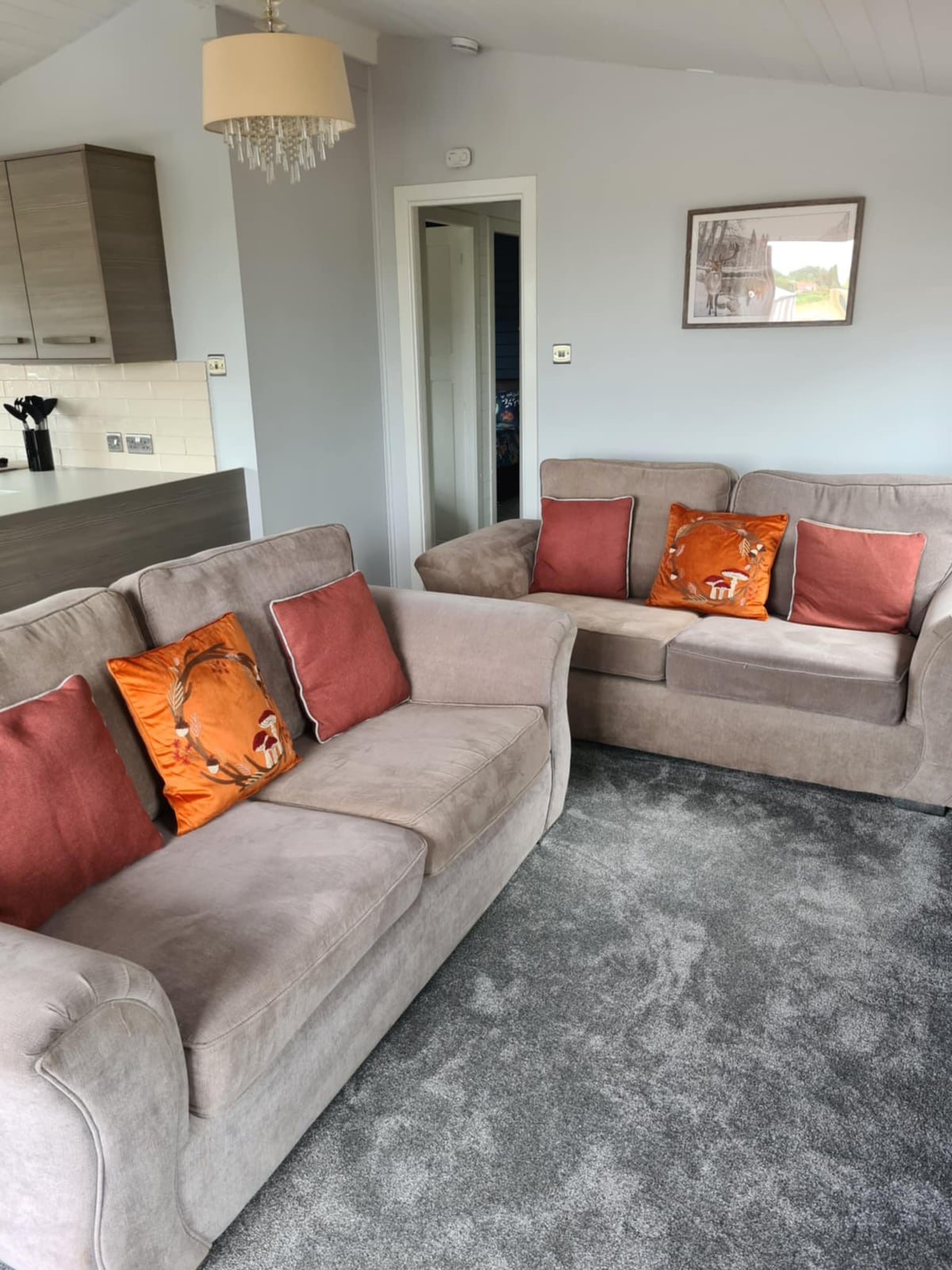 Popular Airbnb listing: Jubilee Lodge - Peaceful getaway in Worcestershire