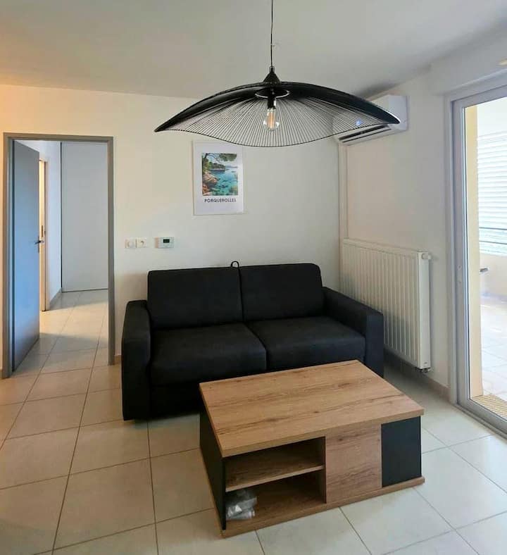 Appartement Lumineux Avec Terrasse Hyeres Centre - La Crau