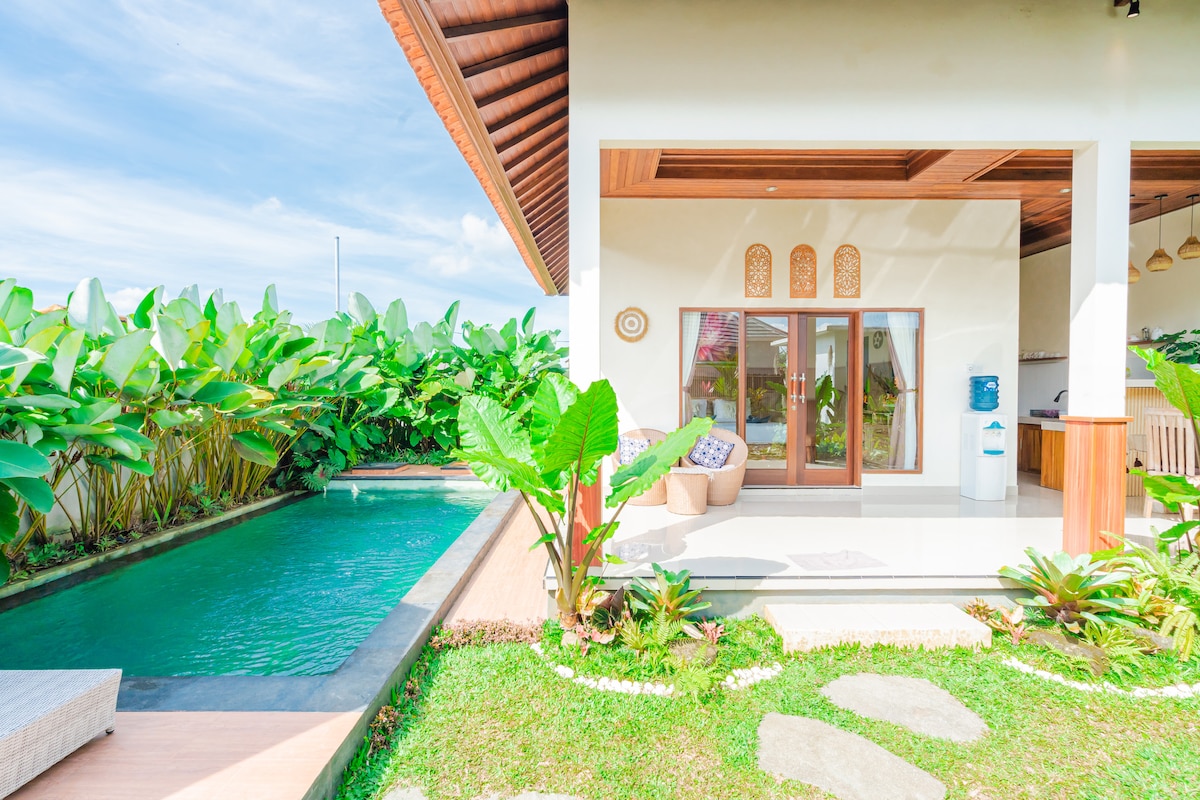 Villa in Ubud · ★5.0 · 1 bedroom · 1 bed · 1 private bath, comparable Airbnb