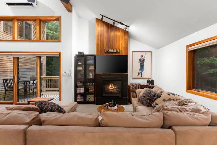 Chic And Cozy North Conway Cabin - North Conway, NH