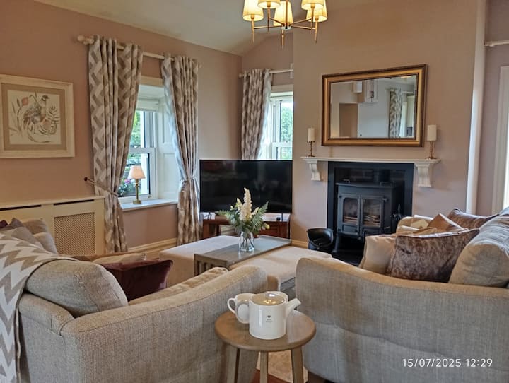 Cosy 2-bed Cottage, Co. Meath, Near Slane & More - Ardee
