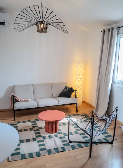 Annonce Airbnb populaire: Cozy Studio in Saint-Roch – Home Cinema, Netflix & Chill à Montpellier
