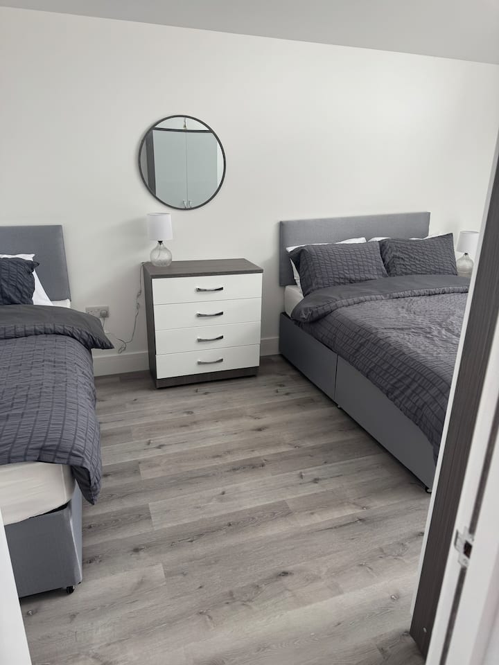 Bungalow 10 with double and single bed 