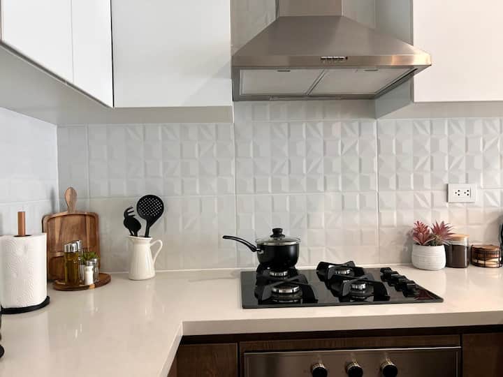 Depto Chic 2br En Miraflores Con Piscina Y Balcón - Peru
