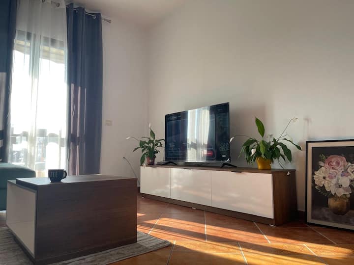 Bright 2br Apt, City View - Durrës