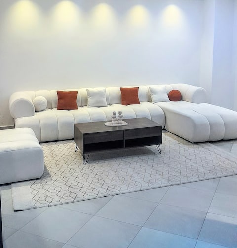 F4 COSY | Close to Sea, Tram, Airport | Parking