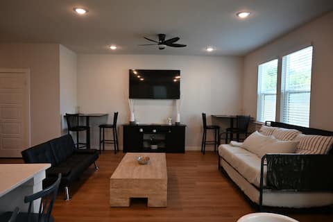 Top performing Airbnb: The Cozy Cactus near La Cantera & UTSA in Tanglewoodridge