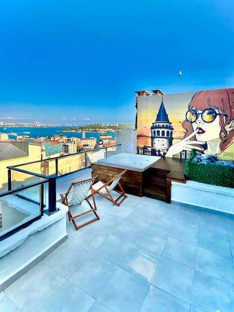 Galata 4BR Loft • Bosphorus View + Jacuzzi