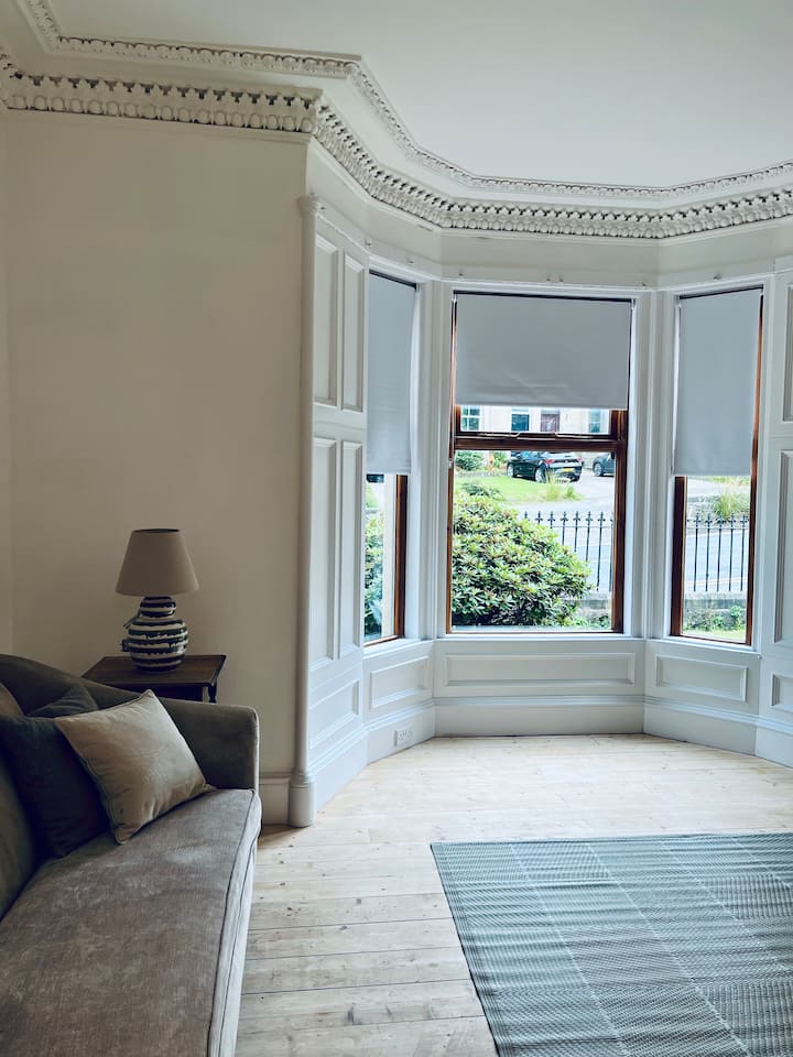 Lux 3-bed Polmont Station Cottage Garden & Parking - 林利斯哥