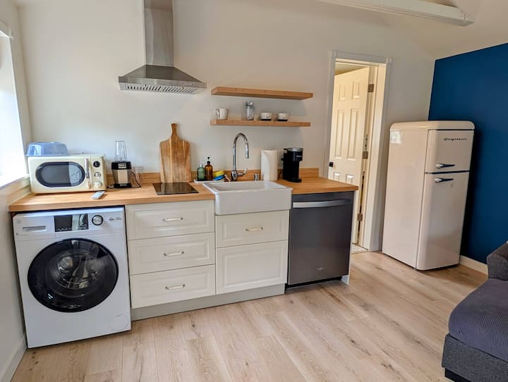 Cozy West Seattle Escape - Burien, WA