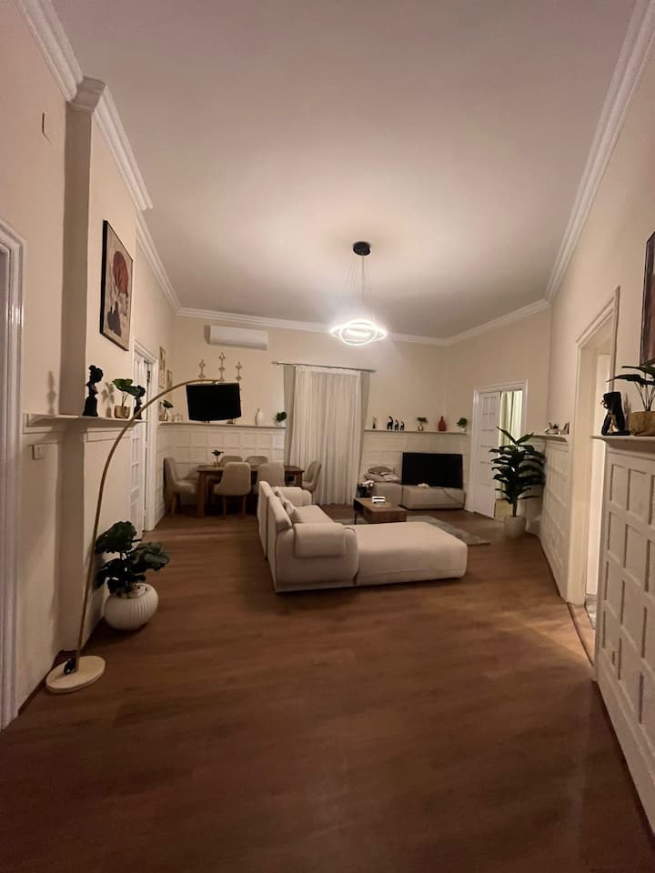 Zamalek High Ceiling 3br - Kairó