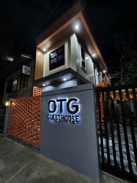 Newly built modern guesthouse (2 floors)