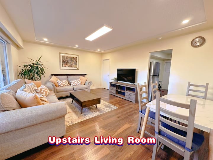 The Comfort Den- Entire 3br Suite | Large Patio - Vancouver