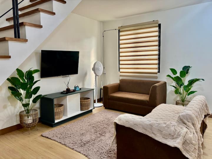 Elisa's 3br Home With Pool - San Pablo City