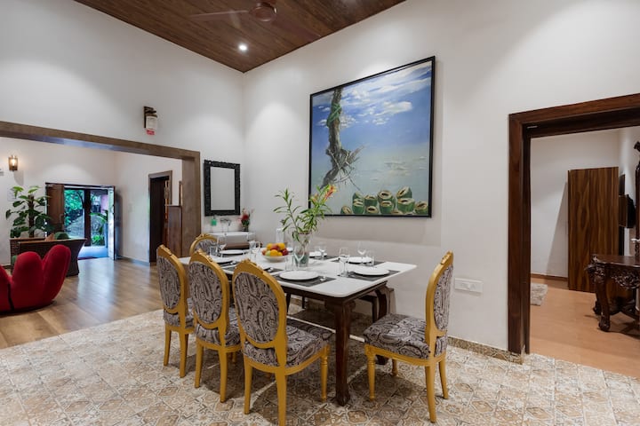 Dining area image 2