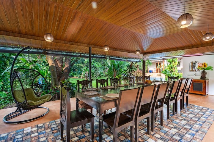 Outdoor Dinning Area