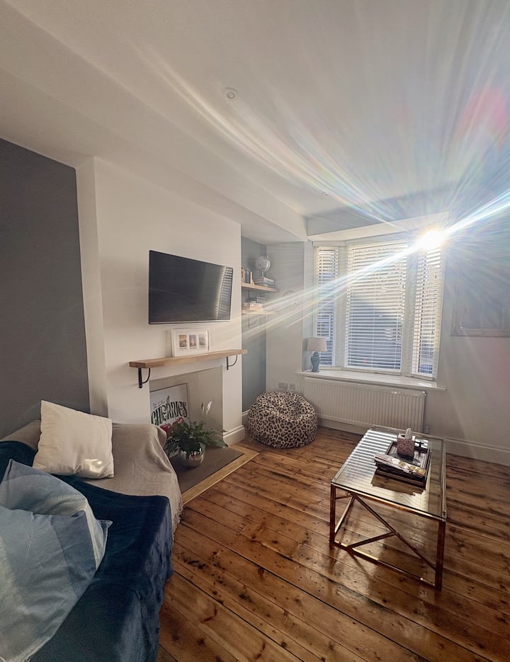 Fresh Flat In The Heart Of Leek, Staffordshire - Cheshire