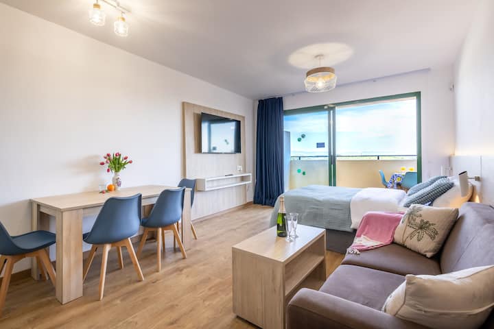 Sea View Apartment, Renovated, 10 Min To The Beach - La Pineda