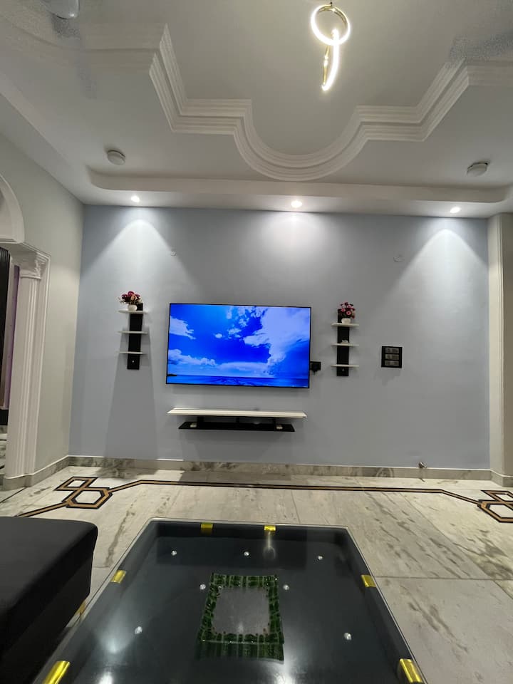 Airy, Elegant 2 Bhk Nr Rgci - Delhi