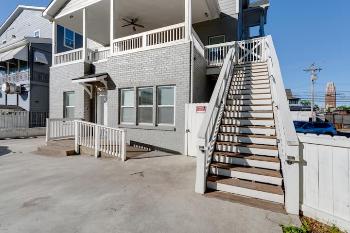 All 3 Units Near Vandy! - Nashville, TN