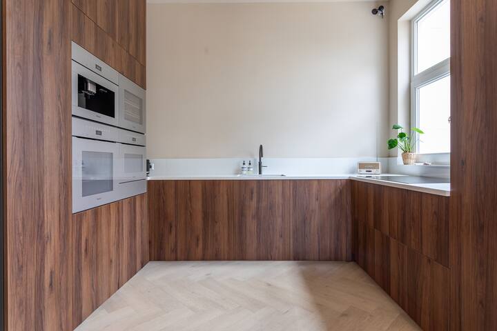 Luxe huis met tuin bij het strand, eigen parking! gallery image 2