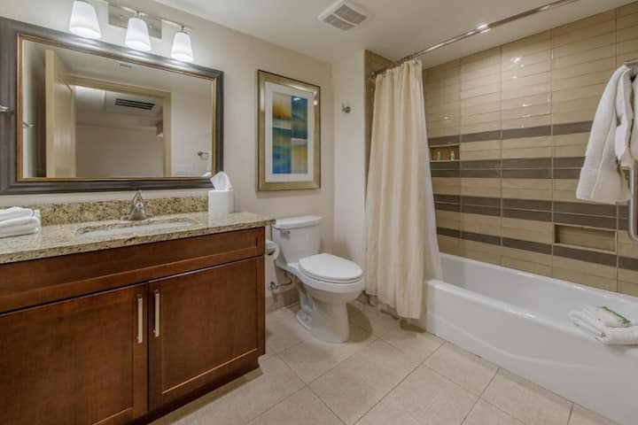 Spacious Villa W/ Kitchen L 4 Pools & Game - Scottsdale, AZ