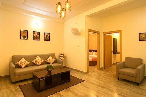 Aashiyan Abode|Entire 4 Room Flat| Near Ram Mandir