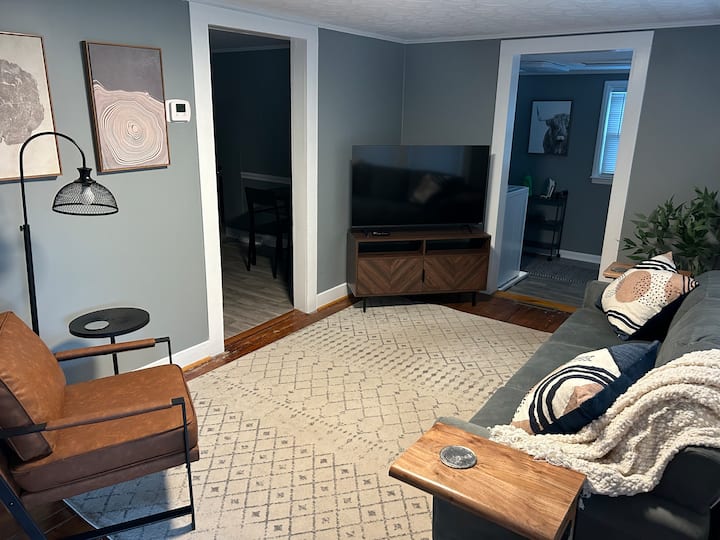 Newly Renovated Cozy Cottage - Danville, VA