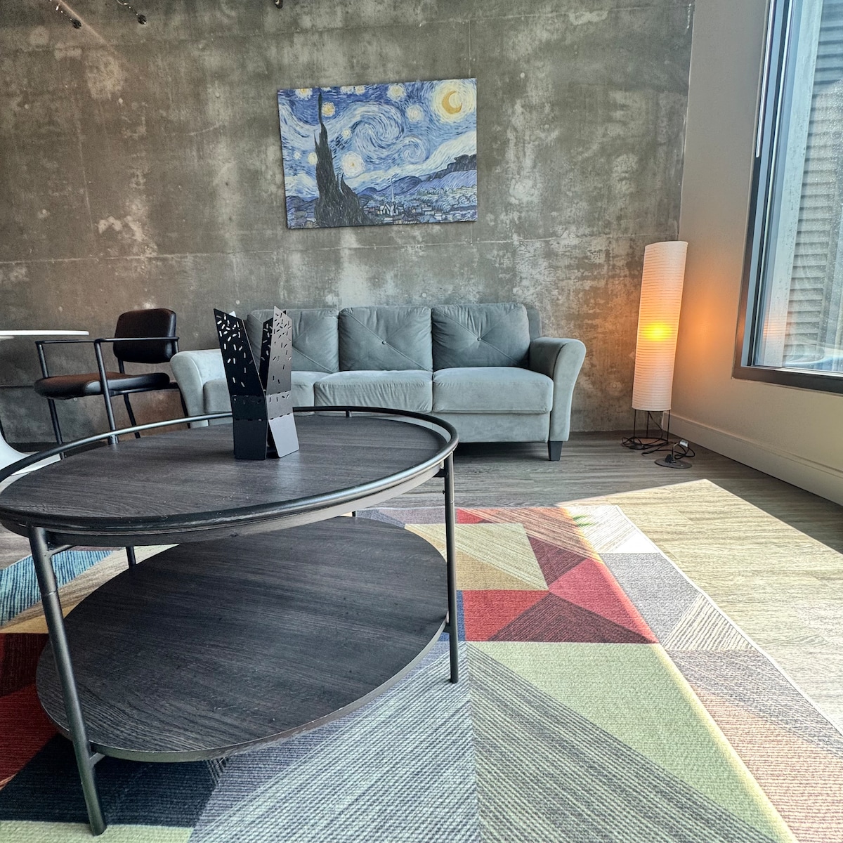 Top performing Airbnb: Downtown Los Angeles Loft | Free Parking in Vernon