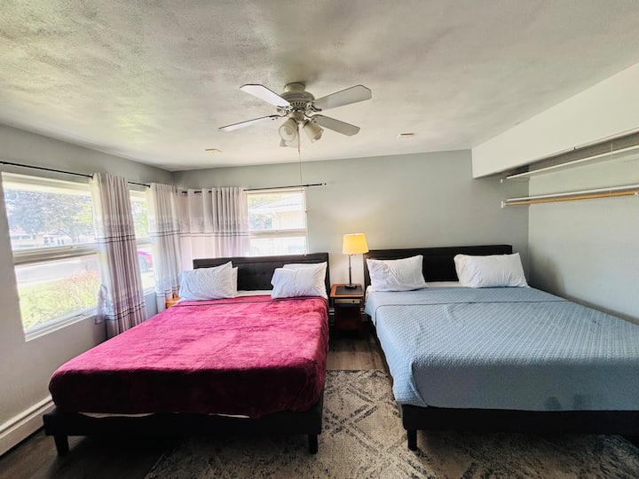 2 manželské postele King môžu spať pre 4 dospelých.