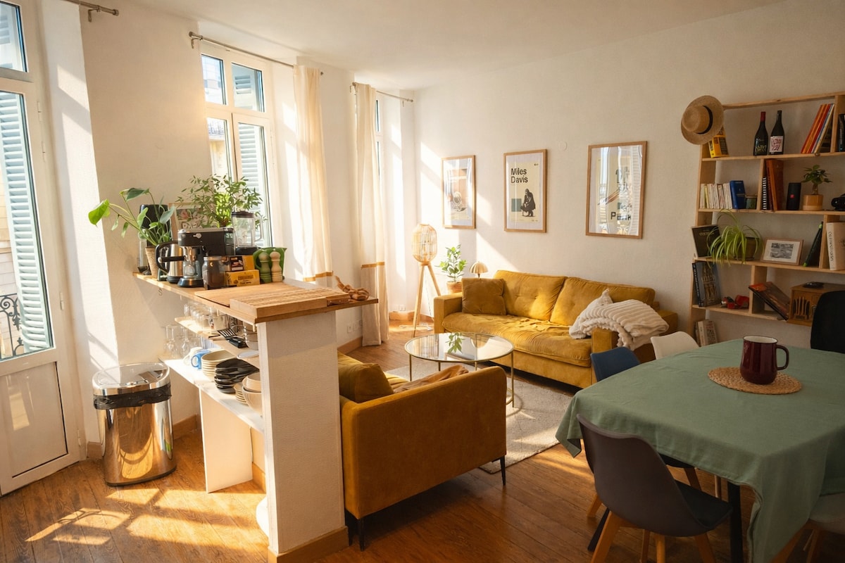 Successful Airbnb property: Cozy apartment with balcony in Saint-Michel in Bordeaux