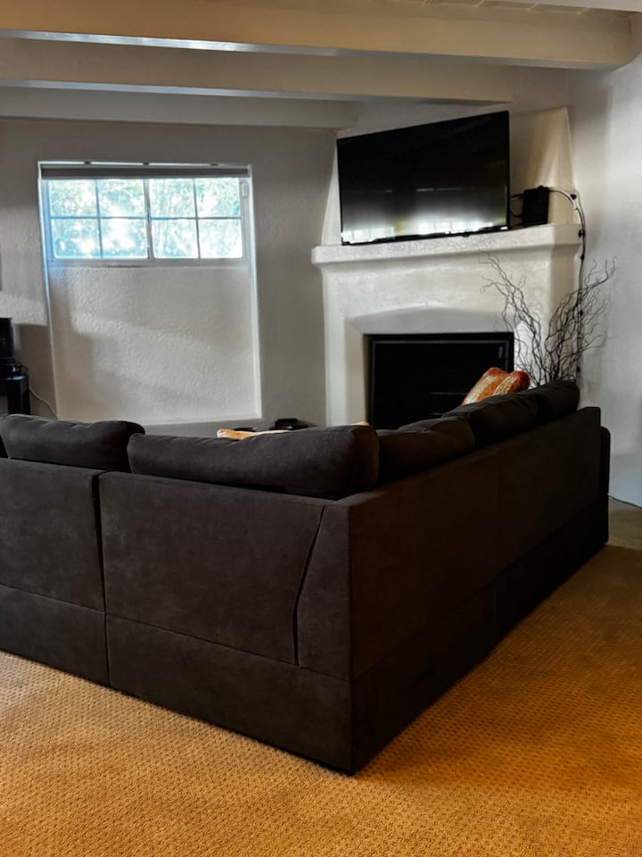 Private Hotel-style Cozy Downstairs Studio. - Bakersfield, CA