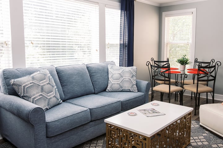 Cute 3/2 Condo! Walk To Stadiums - Oxford