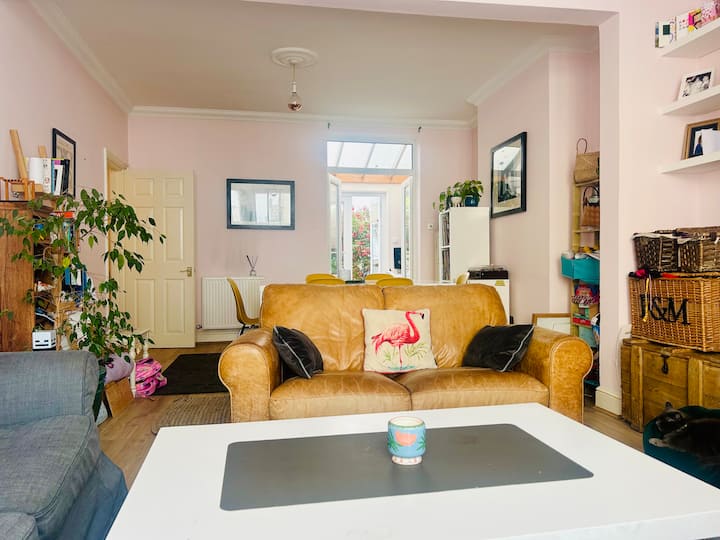 1 Bedroom Flat Sleeps 4 - 호베