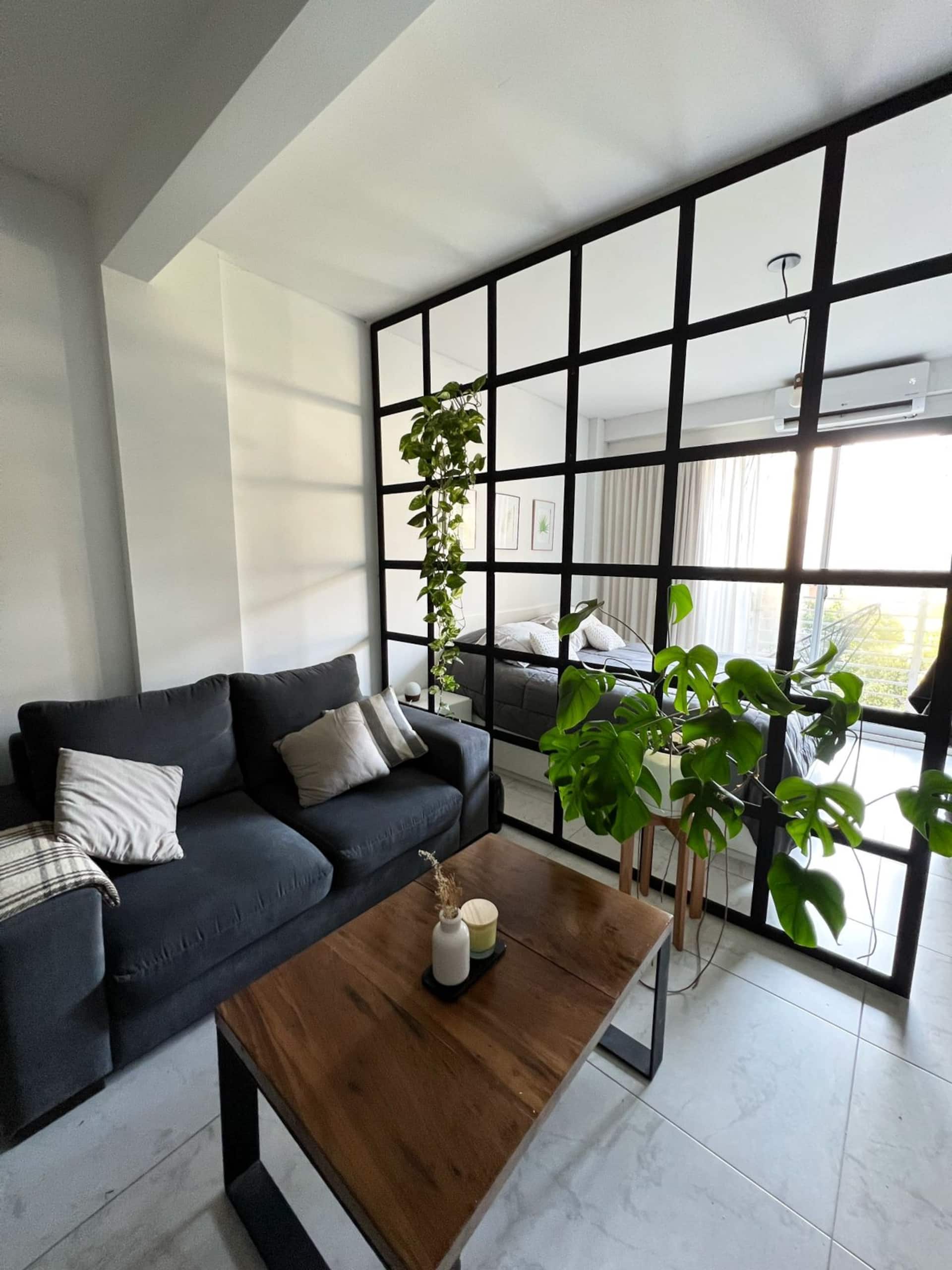 Bright studio apartment in Belgrano with parking space