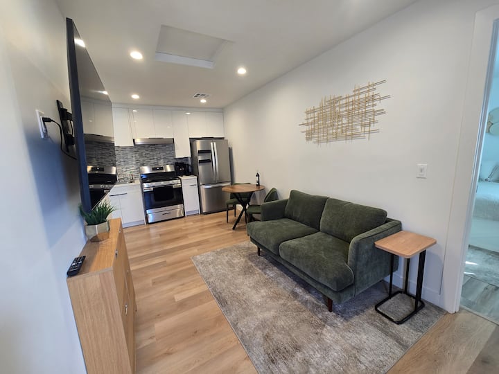 Modern Traveler Escape 2br/ 1ba - Los Angeles, CA