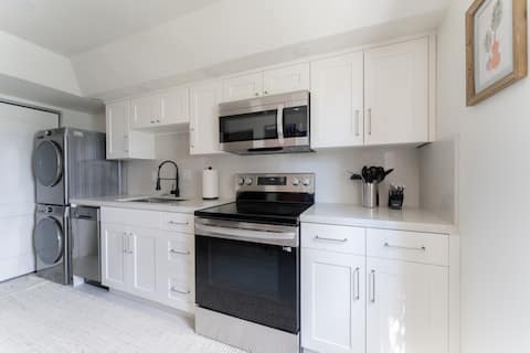 Successful Airbnb property: Comfy Stay Near Everything in Lehi