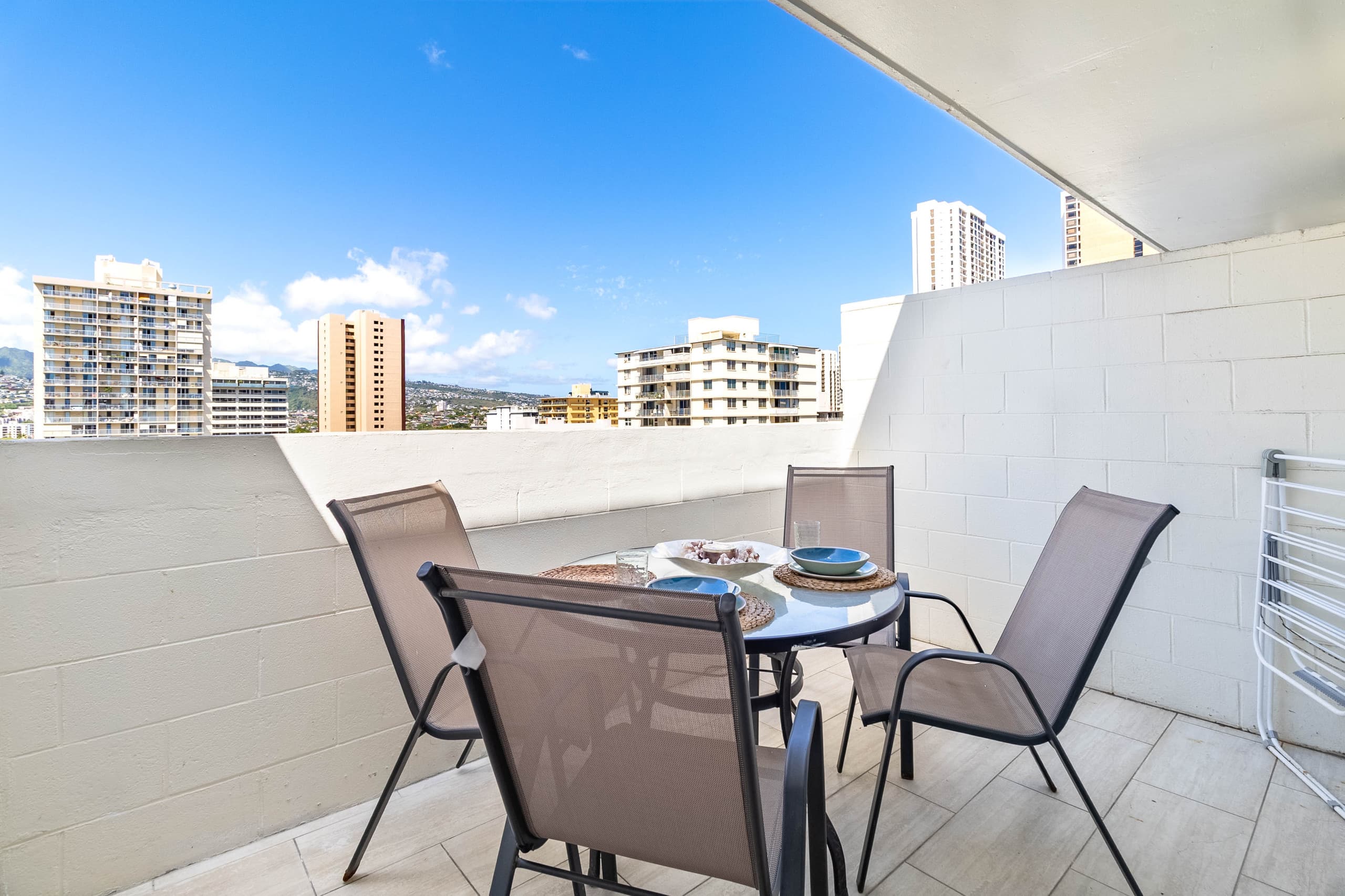 Bright Corner Studio with 2 Private Lanais on 11FL - Image 16