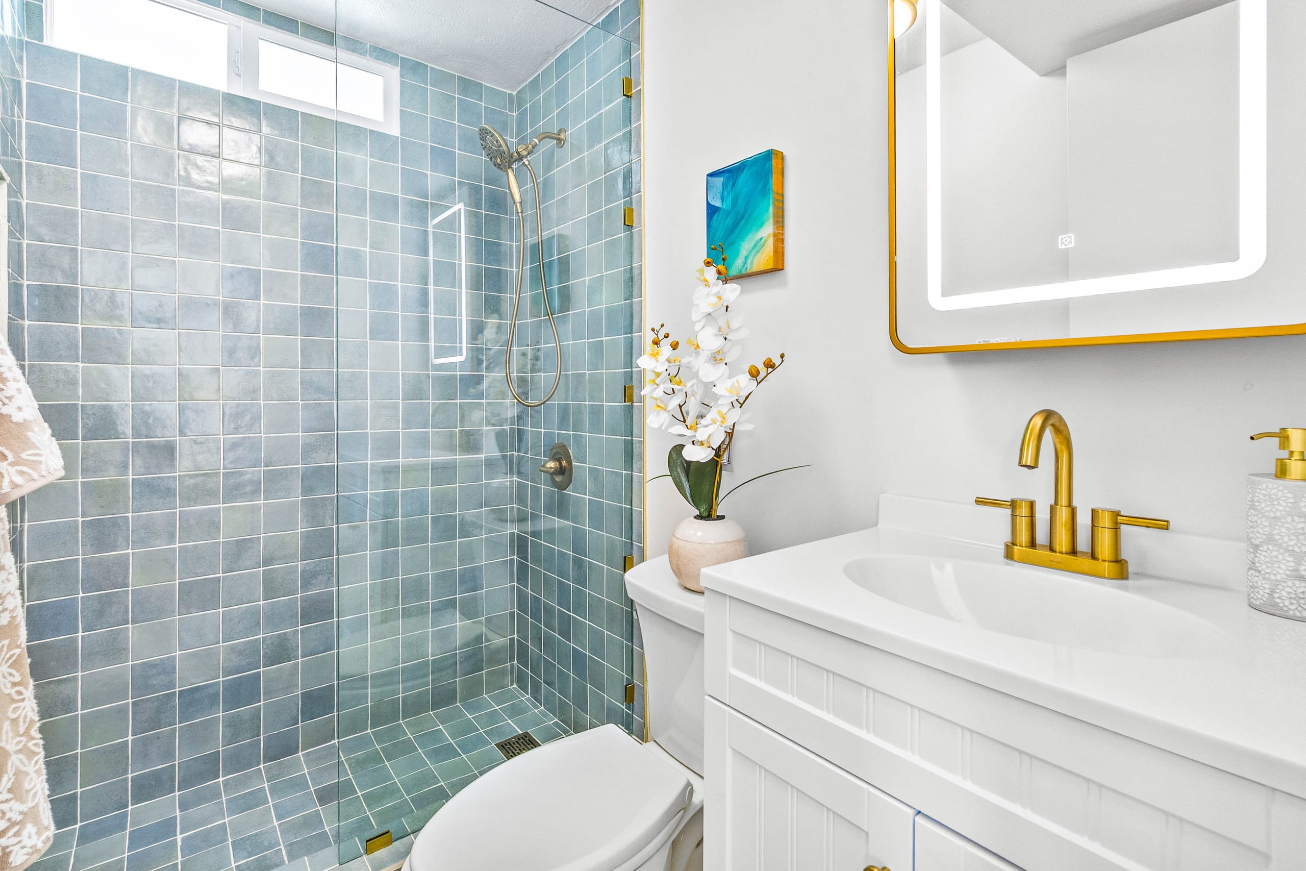Bright Corner Studio with 2 Private Lanais on 11FL - Image 13