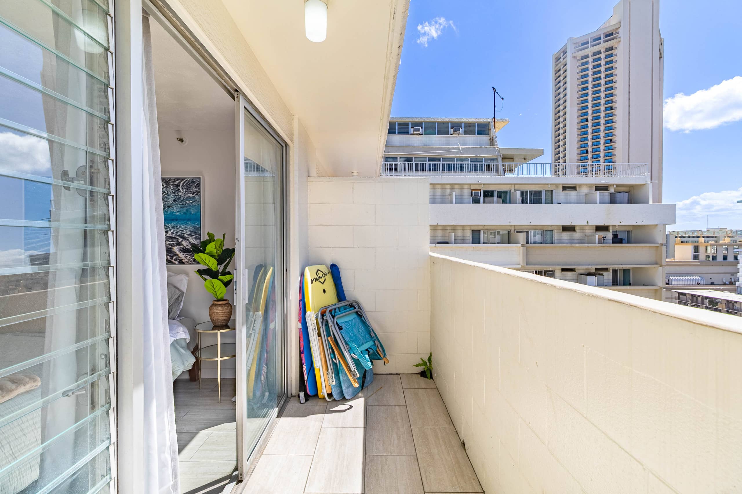 Bright Corner Studio with 2 Private Lanais on 11FL - Image 21