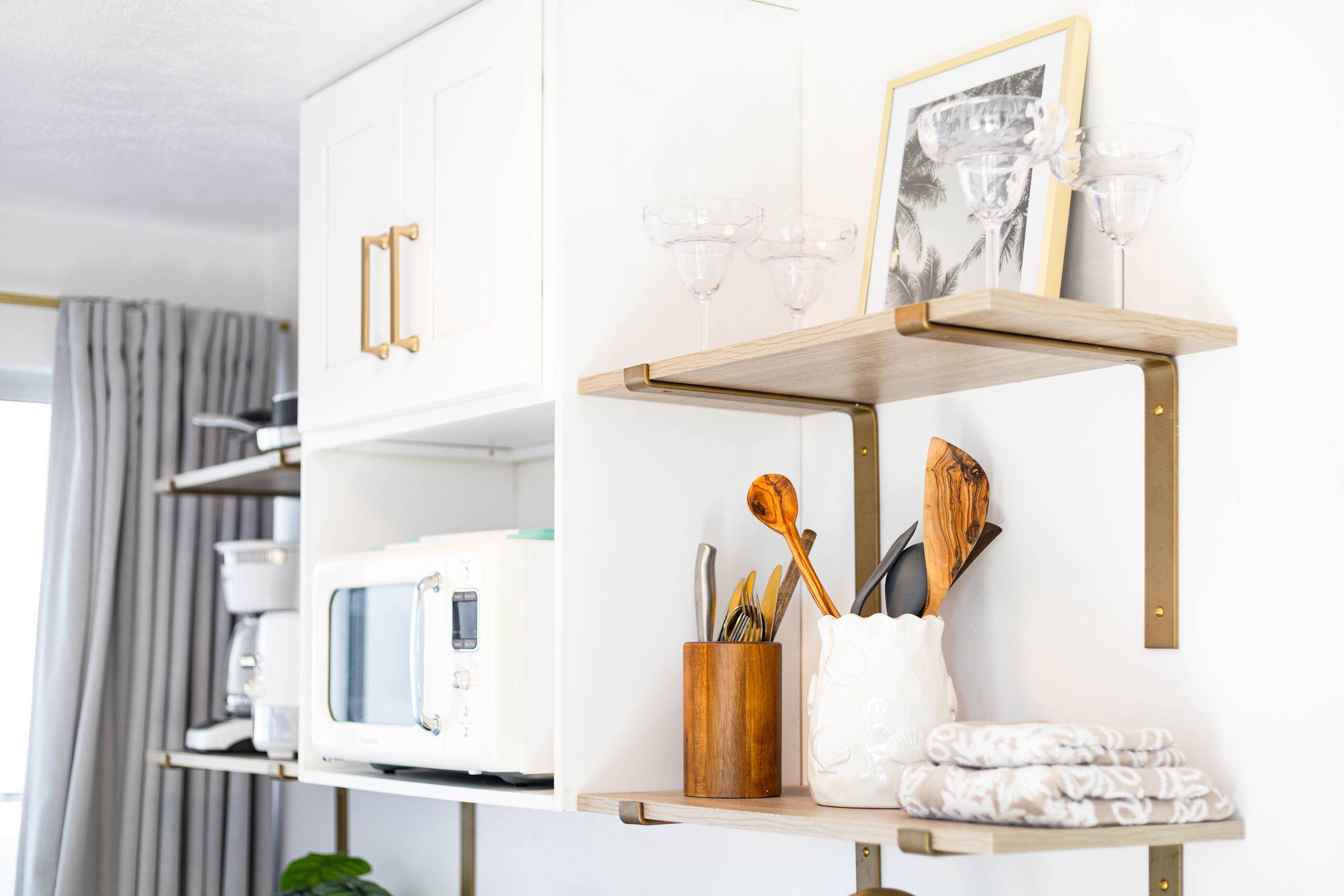 Bright Corner Studio with 2 Private Lanais on 11FL - Image 12