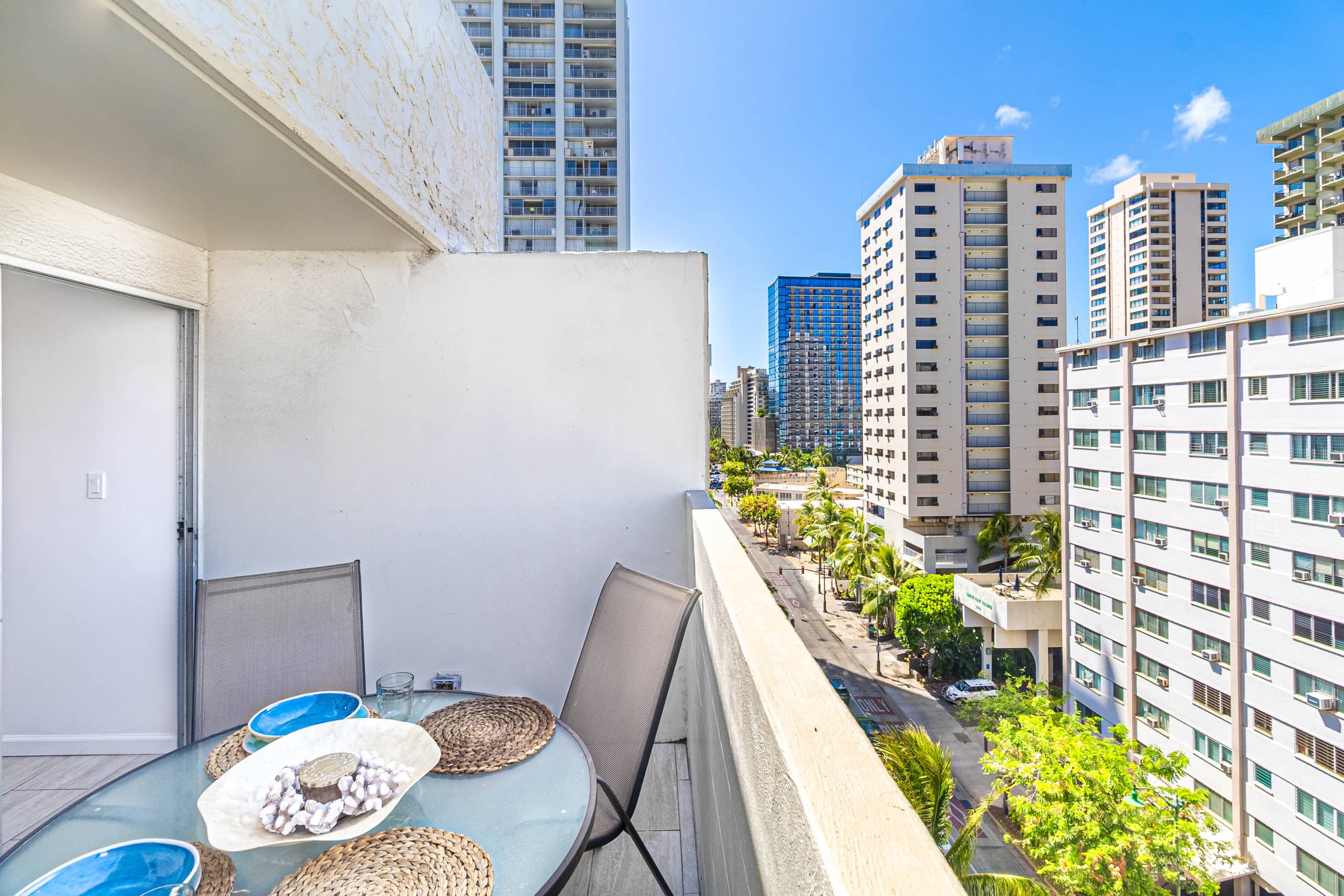 Bright Corner Studio with 2 Private Lanais on 11FL - Image 17