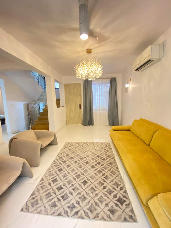 Living room image 6
