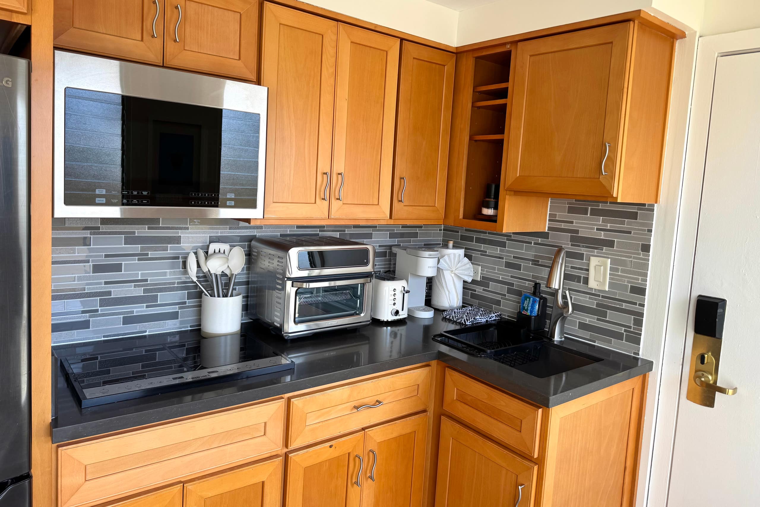 Condo in Honolulu · ★5.0 · 1 bedroom · 1 bed · 1 private bath - Image 3
