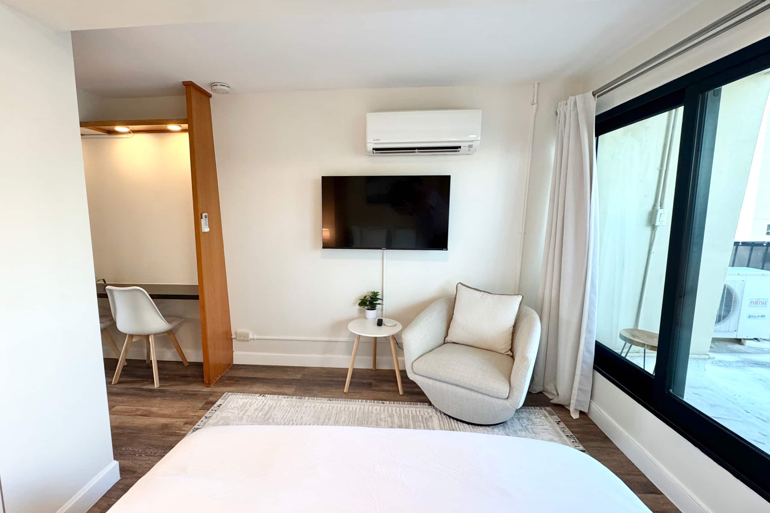 Condo in Honolulu · ★5.0 · 1 bedroom · 1 bed · 1 private bath - Image 13