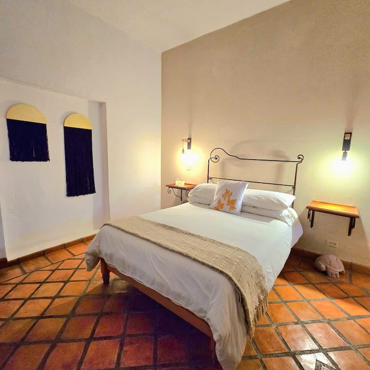 Morena Single Room ¡Perfect Location! - San Miguel de Allende